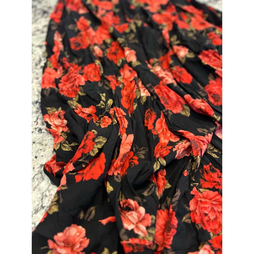 Torrid black rose high low Challis skirt size 0 - Picture 11 of 11